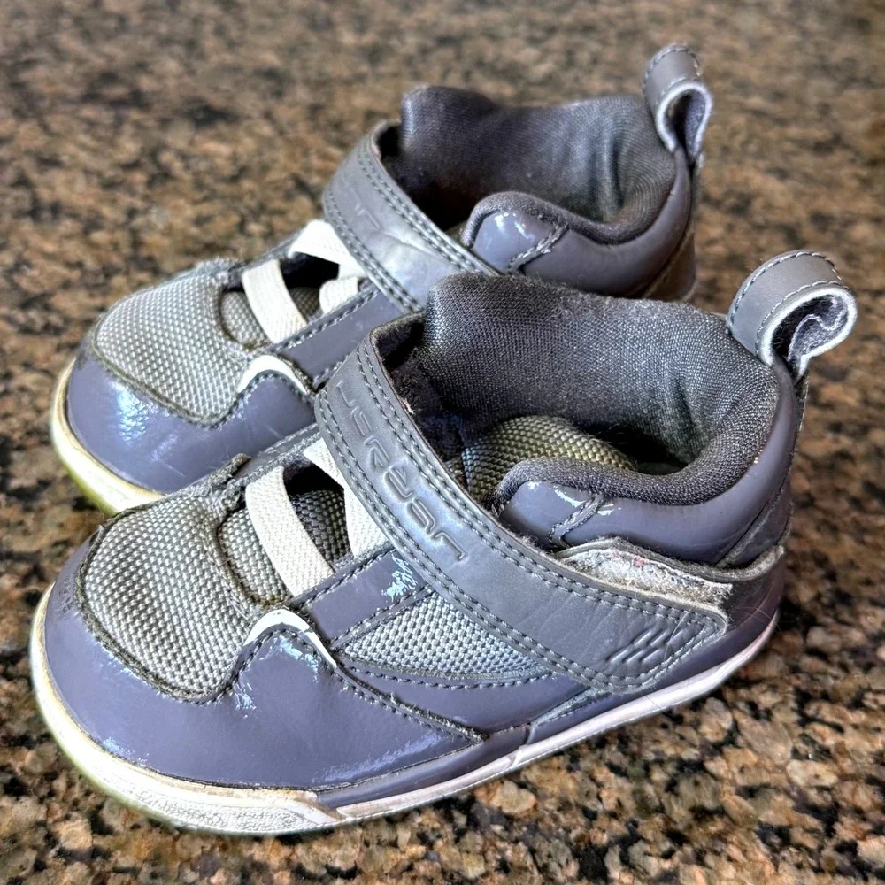 Jordan Toddler Crib Shoes Infant Sneakers Gray White Hook Loop Size 6C